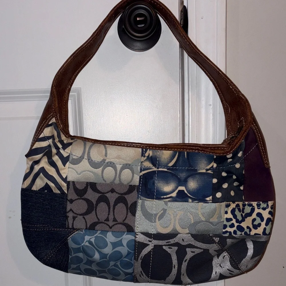 Coach - Picture 3 of 4